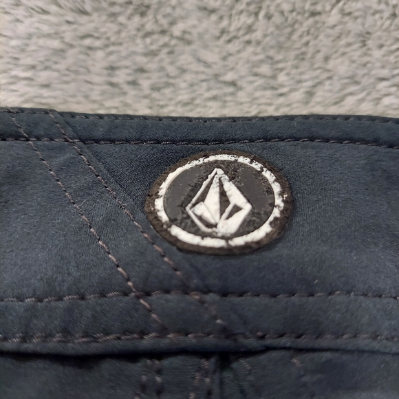 Volcom Shorts - Picture 7 of 7